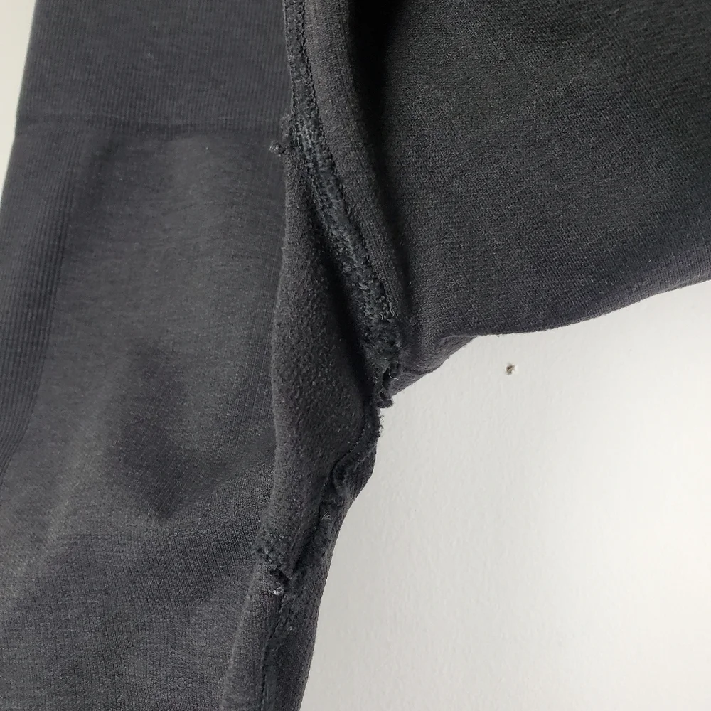 Lululemon Gray Crop 6